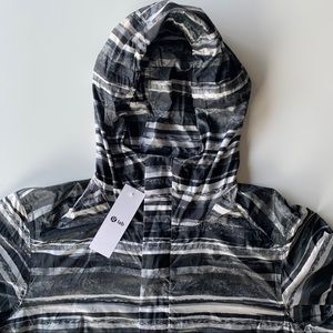 Lululemon lab axiom camo jacket windbreaker size L
